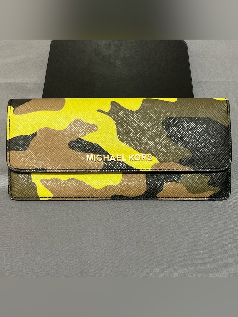 Michael Michael Kors Jet Set Camo Saffiano Travel Flat Front Wallet